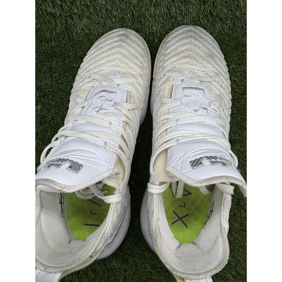 Nike Lebron XVI 16 Buzz Lightyear Sneakers A02588-102 White Knit Sz 11
